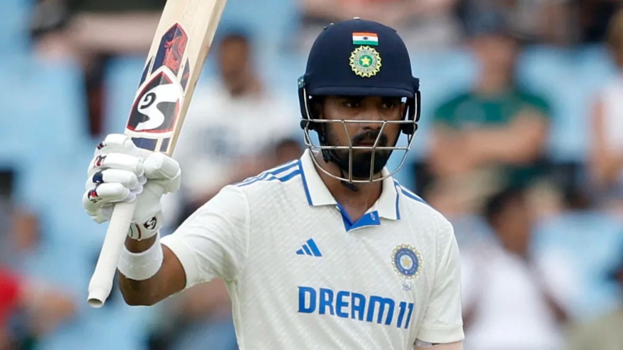 KL Rahul
In a 2016 test match between India and England at MA Chidambaram Stadium in Chennai, India's stylish wicketkeeper-batsman KL Rahul missed his well-deserved double ton by just one run. Opening the inning with Parthiv Patel, KL went on to score 199 runs in 311 deliveries against the English bowlers. The Indian batter lost his wicket on Adil Rashid's slow, loopy delivery. His innings included 16 fours and 3 sixes