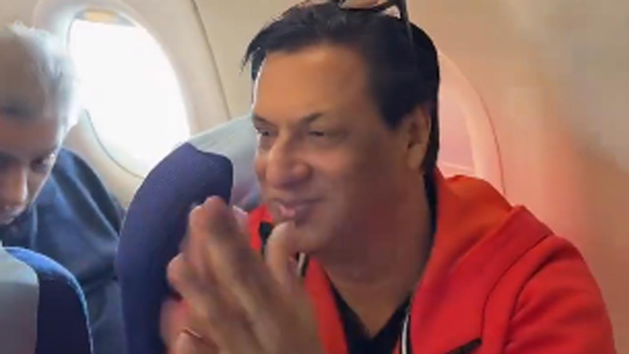 Madhur Bhandarkar shares video of passengers reciting Hanuman Chalisa in plane