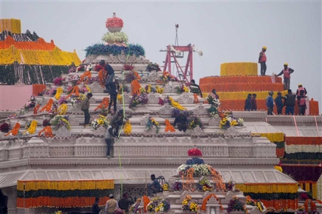 Ayodhya Ram Mandir: Devotee from Navi Mumbai offers 7-feet long sword