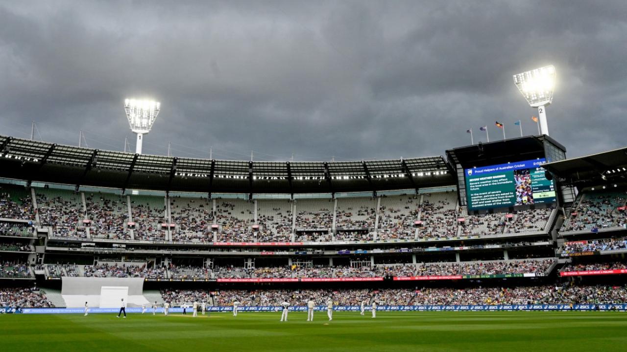 Melbourne Cricket Ground
A 1935 Test match between Australia and South Africa took place at the Melbourne Cricket Ground in Australia. In the first innings, the Aussies batsmen smashed 153 runs. Later South Africa recorded their lowest total in Test cricket and were bowled out for 36 and 45 runs. The match ended in just 109.2 overs 