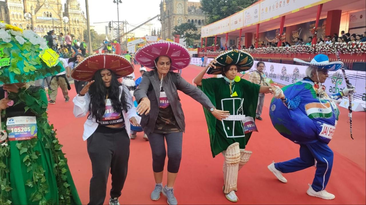 The Tata Mumbai Marathon 2024 saw a mix of looks that weren't just restricted to unique garments but also accessories like these huge hats.