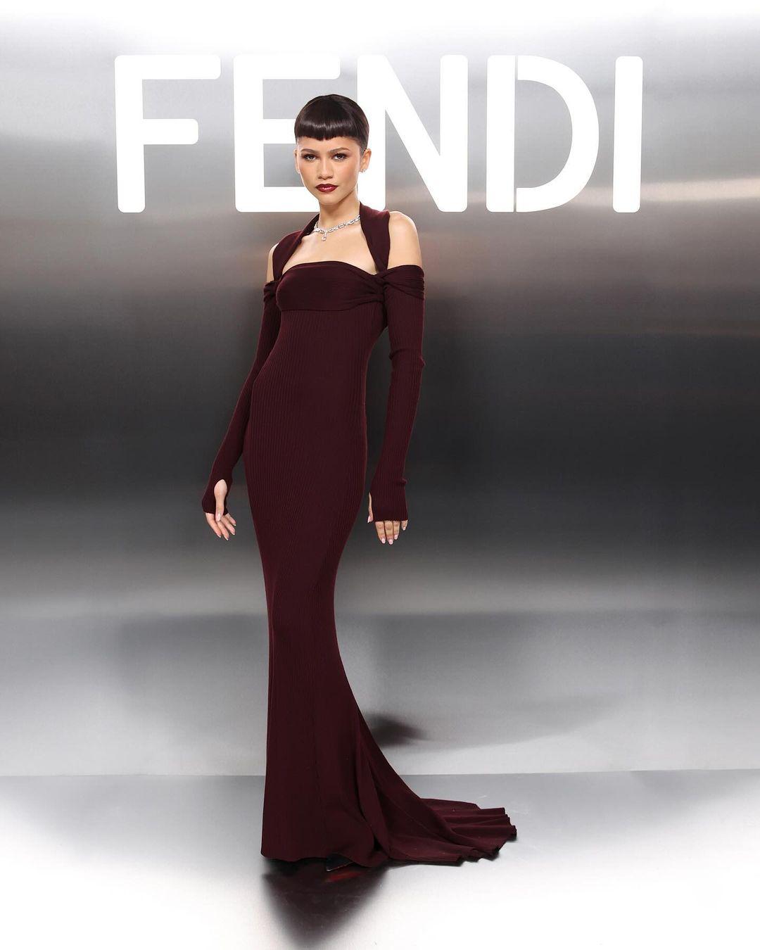 Zendaya looked absolutely fabulous at the Fendi haute couture show during Paris Couture Week 2024. The 27-year-old actress wore a stunning deep burgundy gown that hugged her figure, with long off-the-shoulder sleeves and a striking halter neck.
