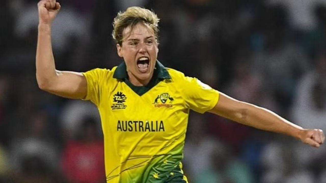 Ellyse Perry
Australia's star Ellyse Perry has featured in 148 T20I matches. So far the all-rounder has 123 T20I wickets to her name and is the fifth on the list of women cricketers with the most number of T20I wickets