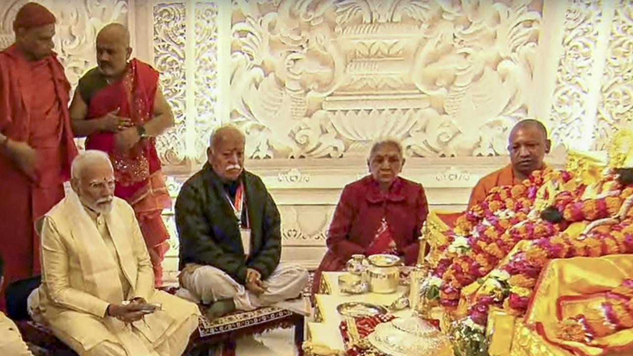 PM Modi, UP CM Yogi and Mohan Bhagwat perform Pran Pratishtha ceremony