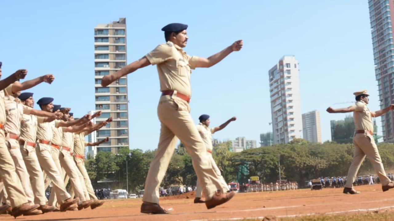 Although Republic Day parades are conducted across the country, the largest and main parade is held at Kartavya Path in New Delhi