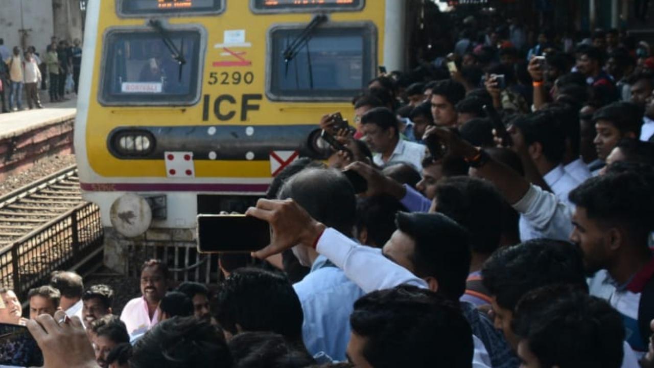 However, due to the chaos, several western railway commuters faced inconvenience