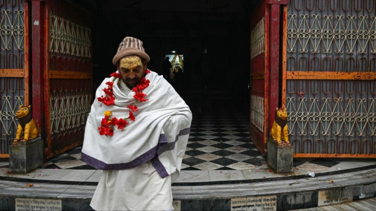 The mahants and chiefs of all three establishments have been invited to the ceremony by the trust. The trust has also promised to facilitate darshan for followers of the padosis from January 27 onwards. 
With inputs from IANS. 