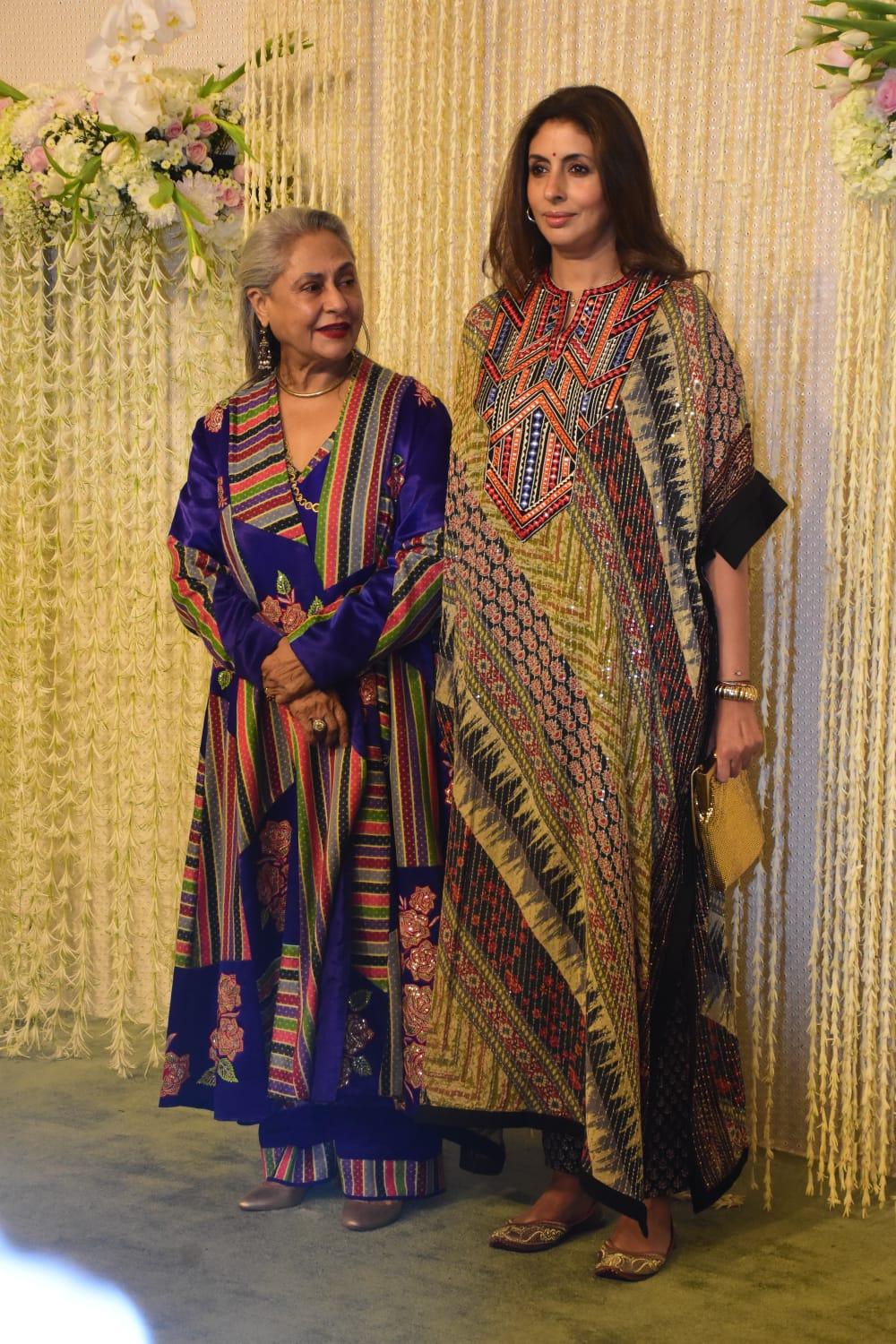 Jaya Bachchan, who arrived with her daughter Shweta Bachchan, stole the show yet again with her conversation with the paparazzi