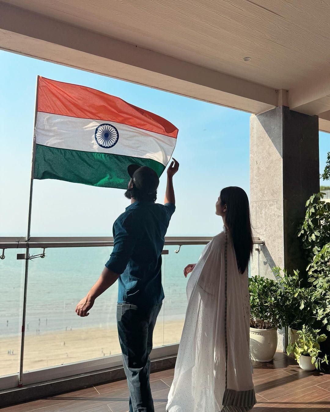 Katrina Kaif and Vicky Kaushal hoisted the flag at their residence and said, 