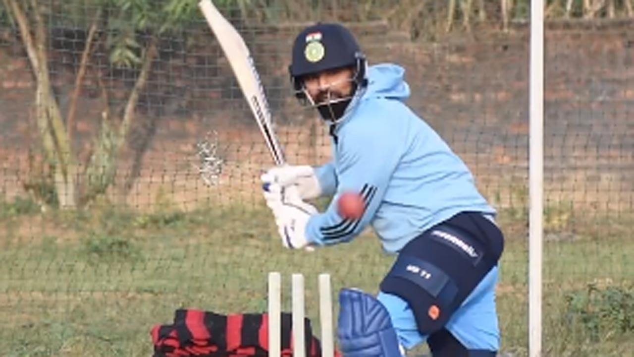 Mohammed Shami practices batting in nets, pulls out a remarkable reverse sweep
