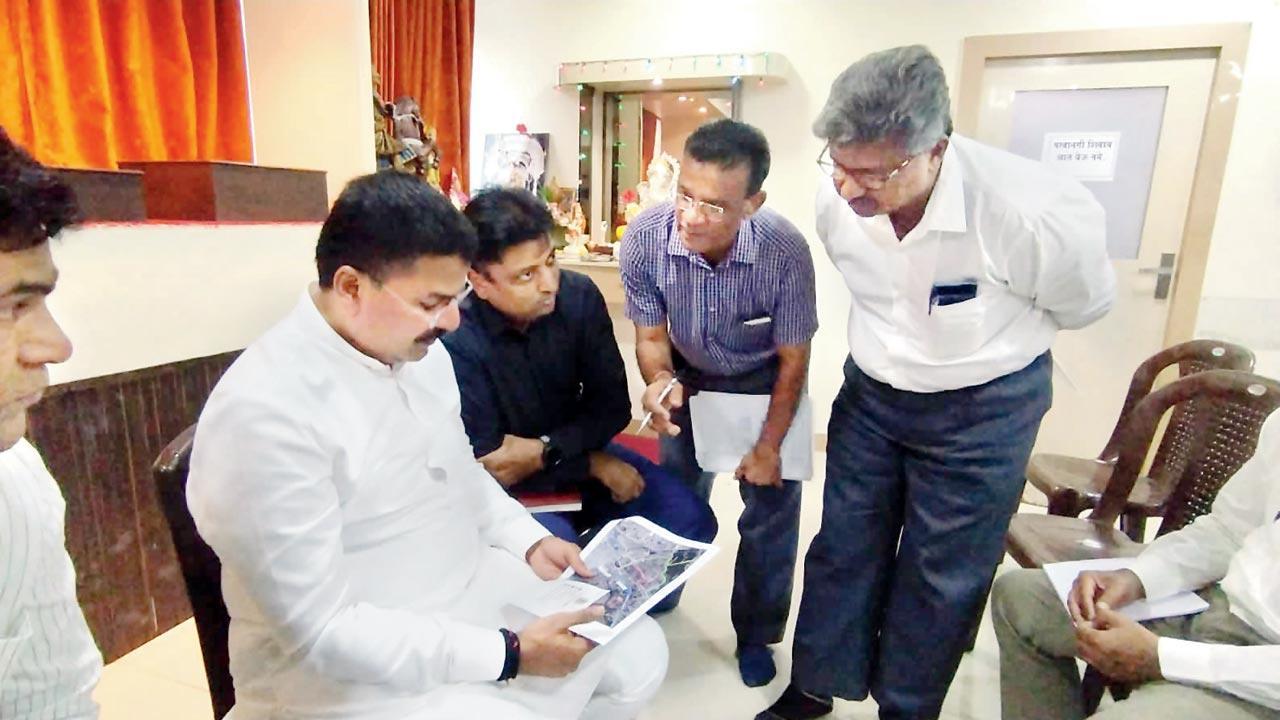 Mumbai: Public pressure keeps Sion bridge open, for now