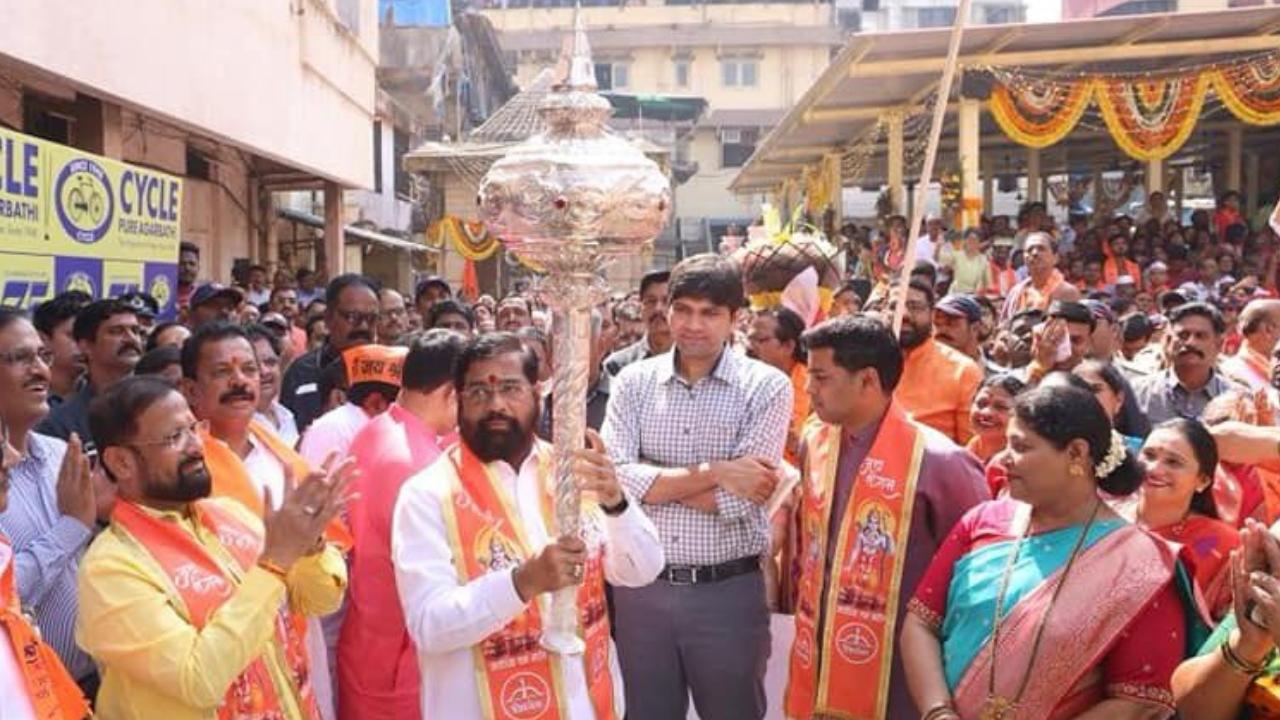 A 100 feet long incense stick prepared by Shiv Sena was lit in the temple premises. 