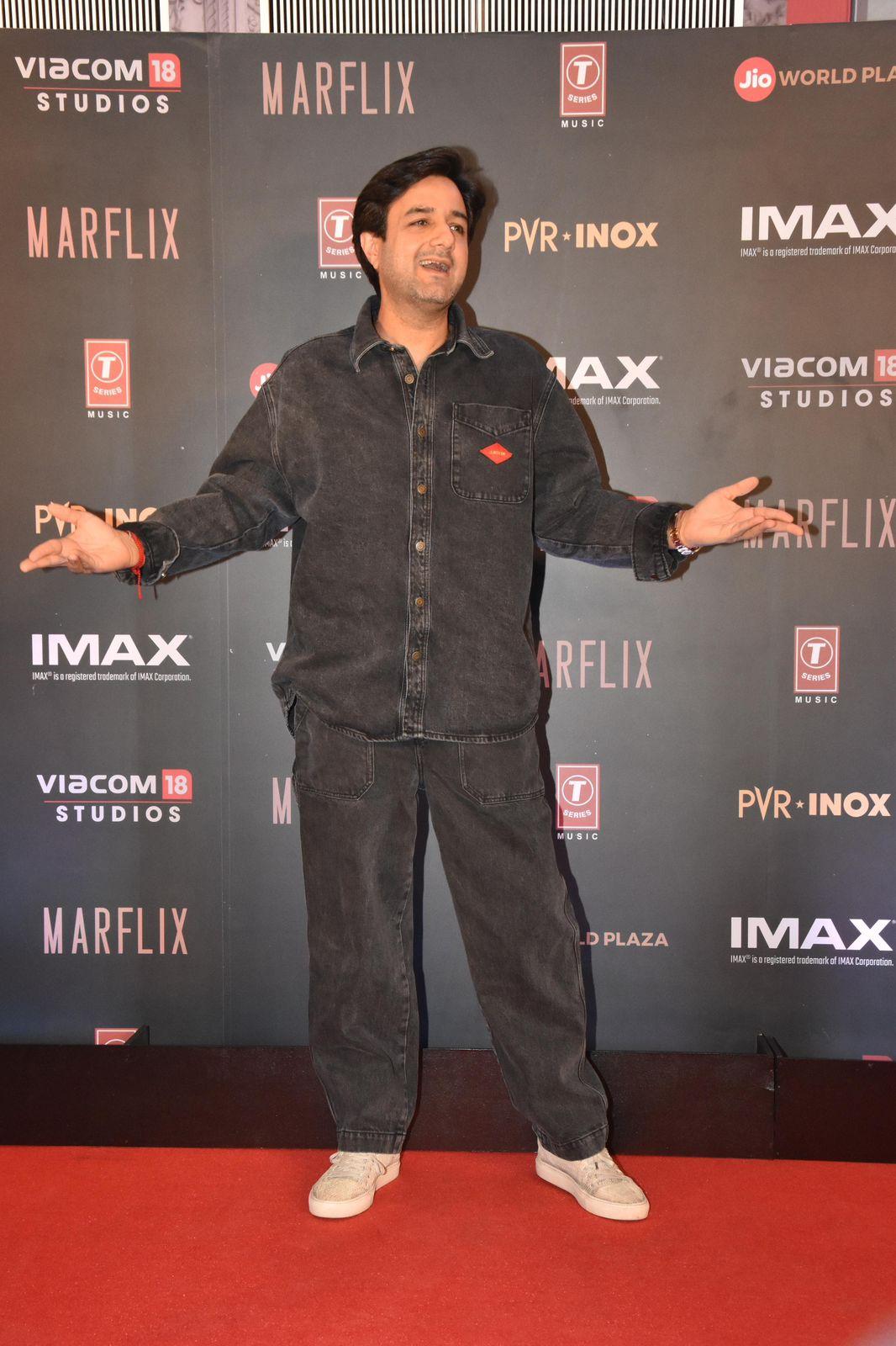 While most of the cast were dressed in neutral colours, Siddharth Anand decided to take it up a notch in a dark grey ensemble