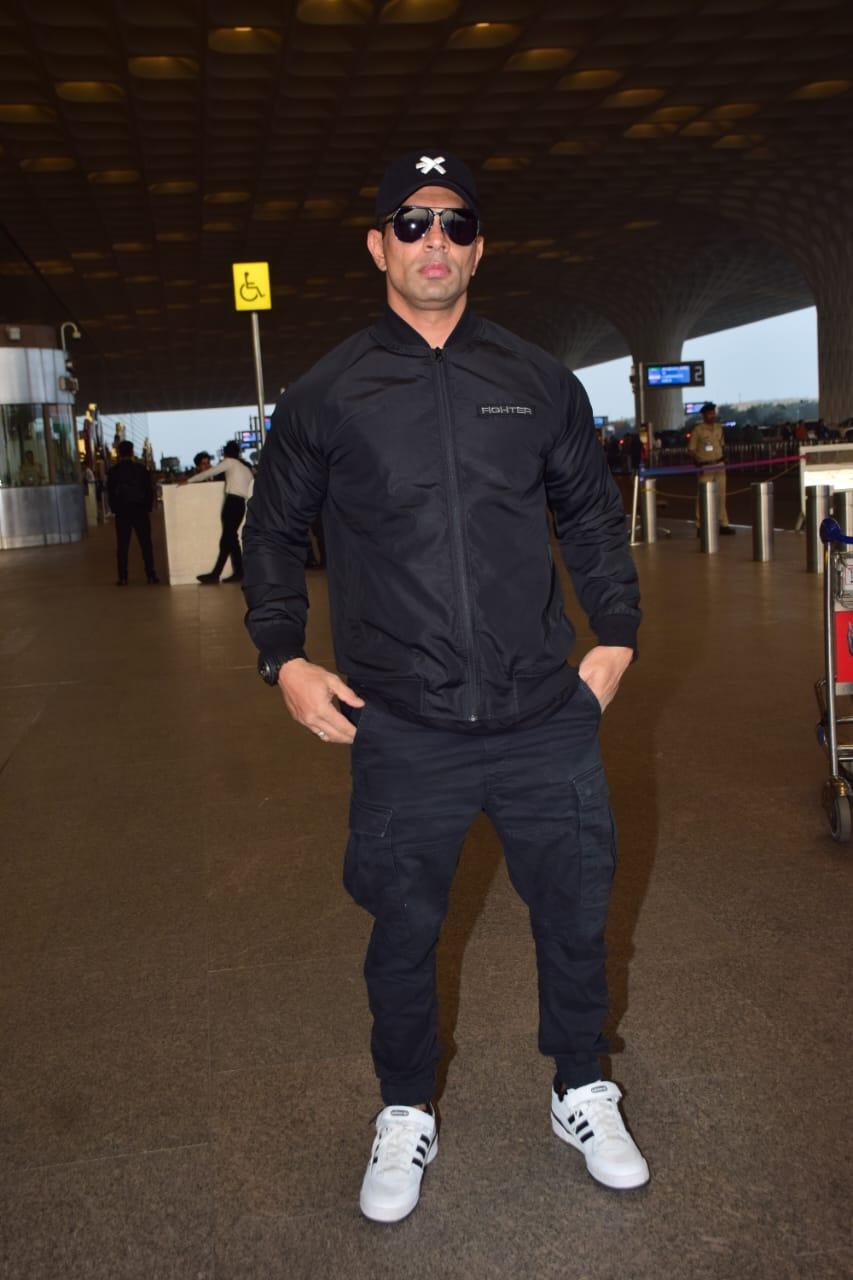 Karan Singh Grover was spotted looking stylish at the Mumbai airport today