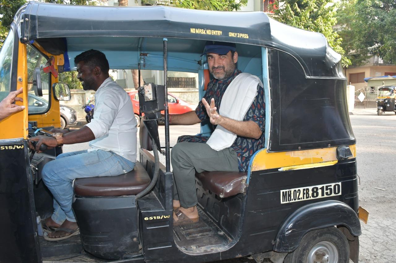 Pankaj Tripathi was seen arriving in an auto for an event in the city by National School Of Drama