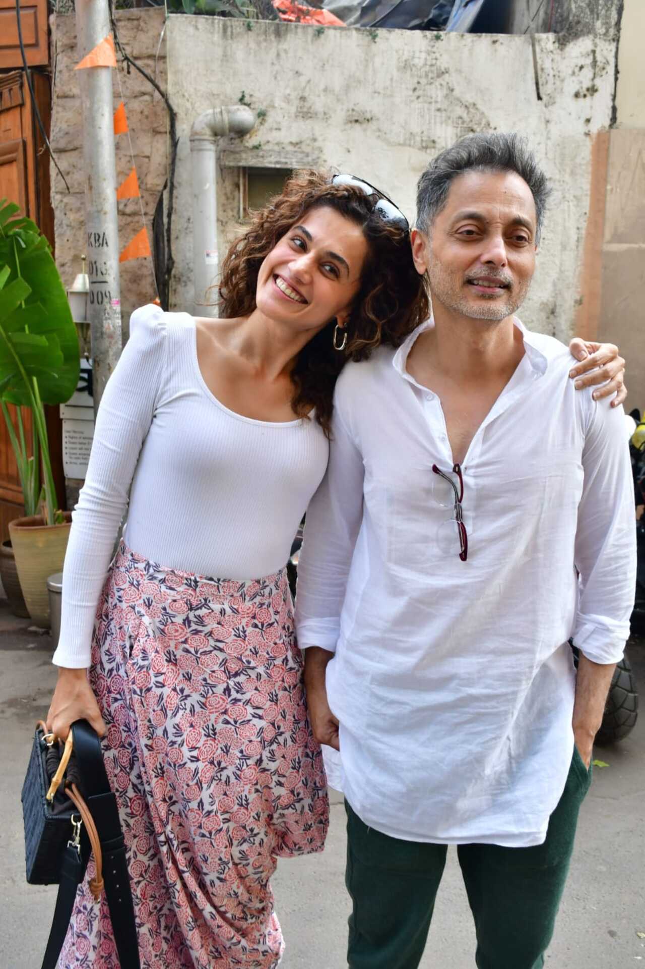 Taapsee Pannu also posed with Sujoy Ghosh and the two seemed to be in a jovial mood. Is a collaboration on the cards?