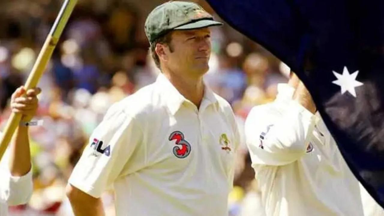 Steve Waugh
Australia's legendary captain Steve Waugh was dismissed on 199 runs by the West Indies' spinner Nehemiah Perry. Waugh was well-settled in the middle before a delivery from Perry hit on his pads. The Australia skipper had to depart on 199 runs. He played 509 deliveries in which he smashed 20 fours and 1 six