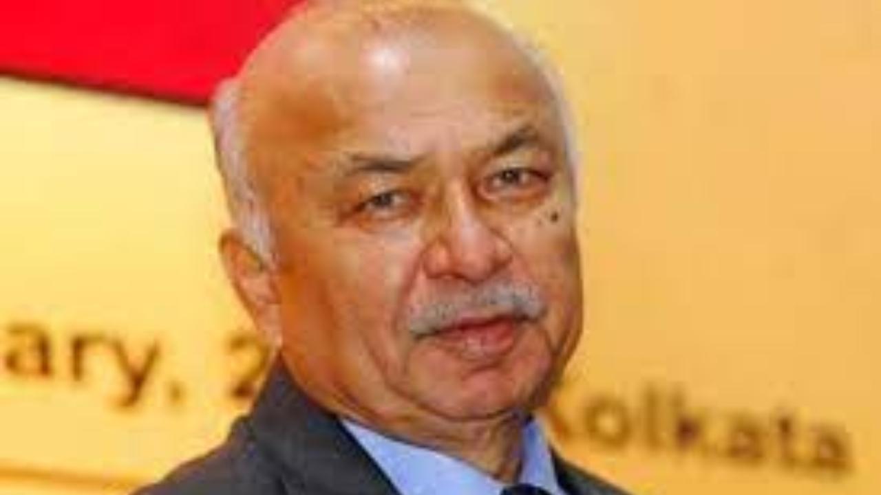 Got an offer to join BJP, claims Sushilkumar Shinde; says won't quit Congress