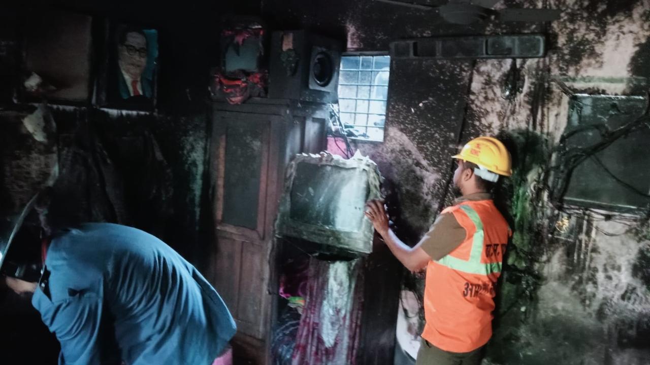 The civic officials said that the fire was reported at a house in Anand Nagar area of Kopri in Thane (East)