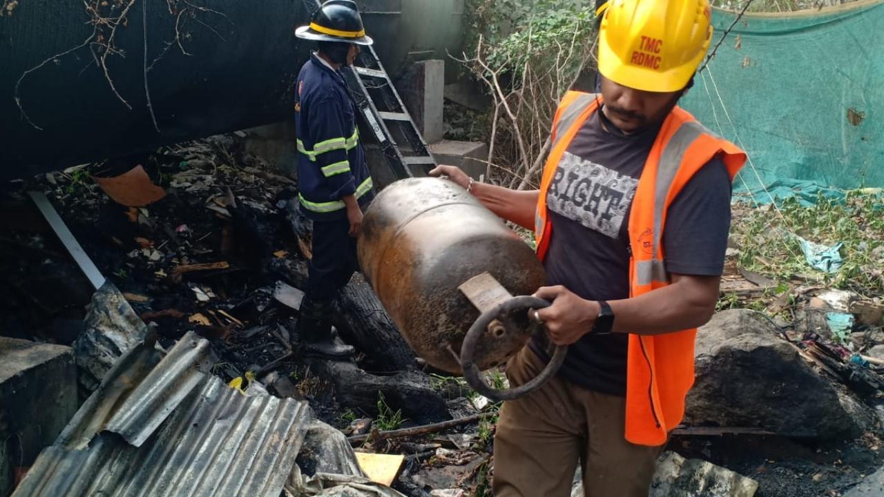 The incident took place at around 13:52 pm at the pipeline area located close to the Rustomjee Fire Station in Thane, the officials said