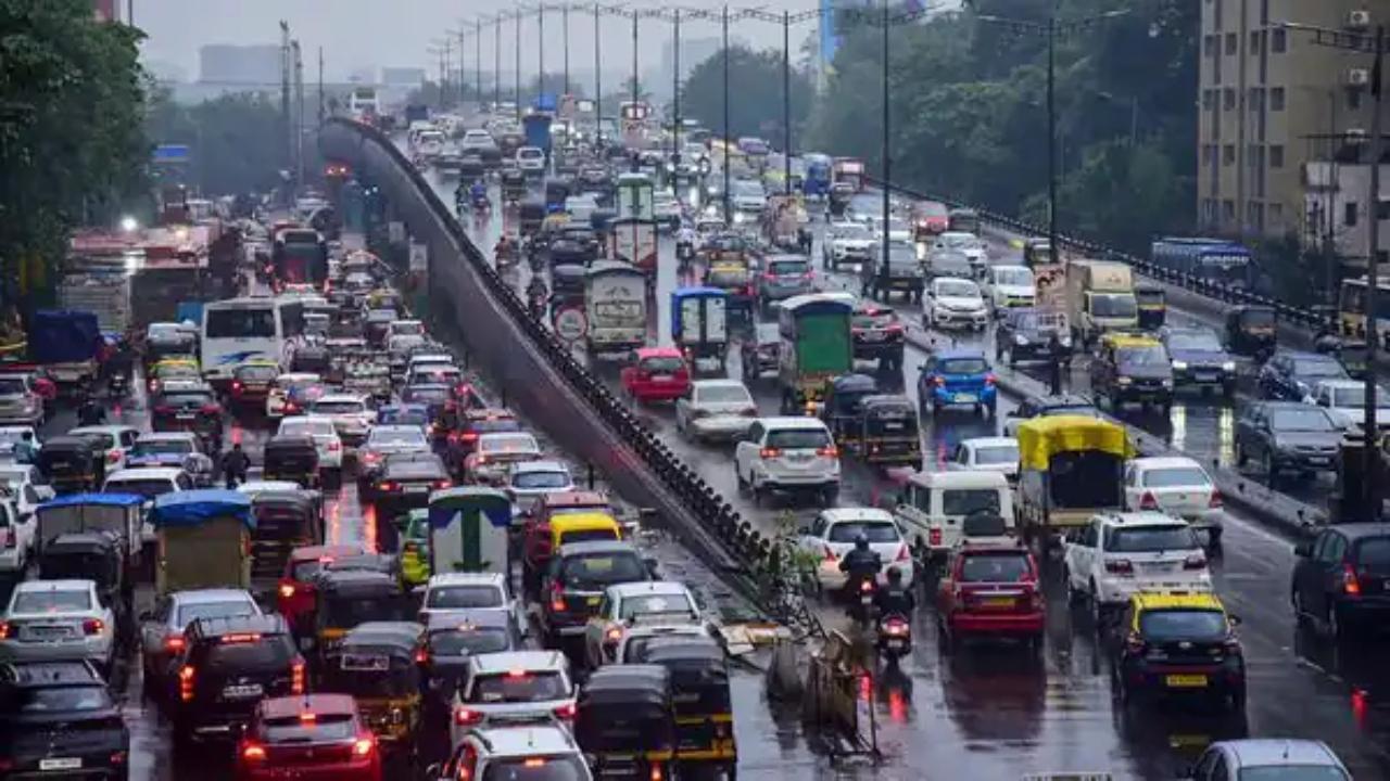 Over 25 lakh new vehicles hit Maharashtra roads in 2023; 7.91 per cent rise in one year