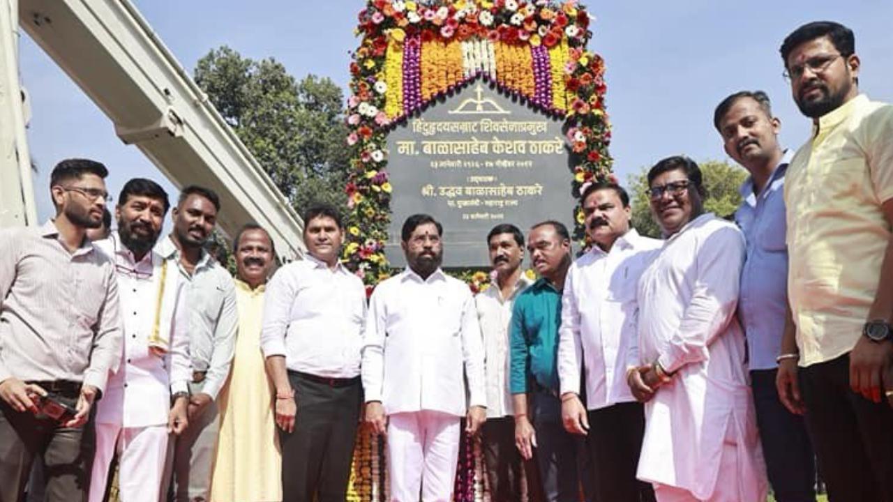 The Shiv Sena supporters across Maharashtra organise various events to celebrate the birth anniversary of pro-Hindu and pro-Marathi leader late Balasaheb Thackeray