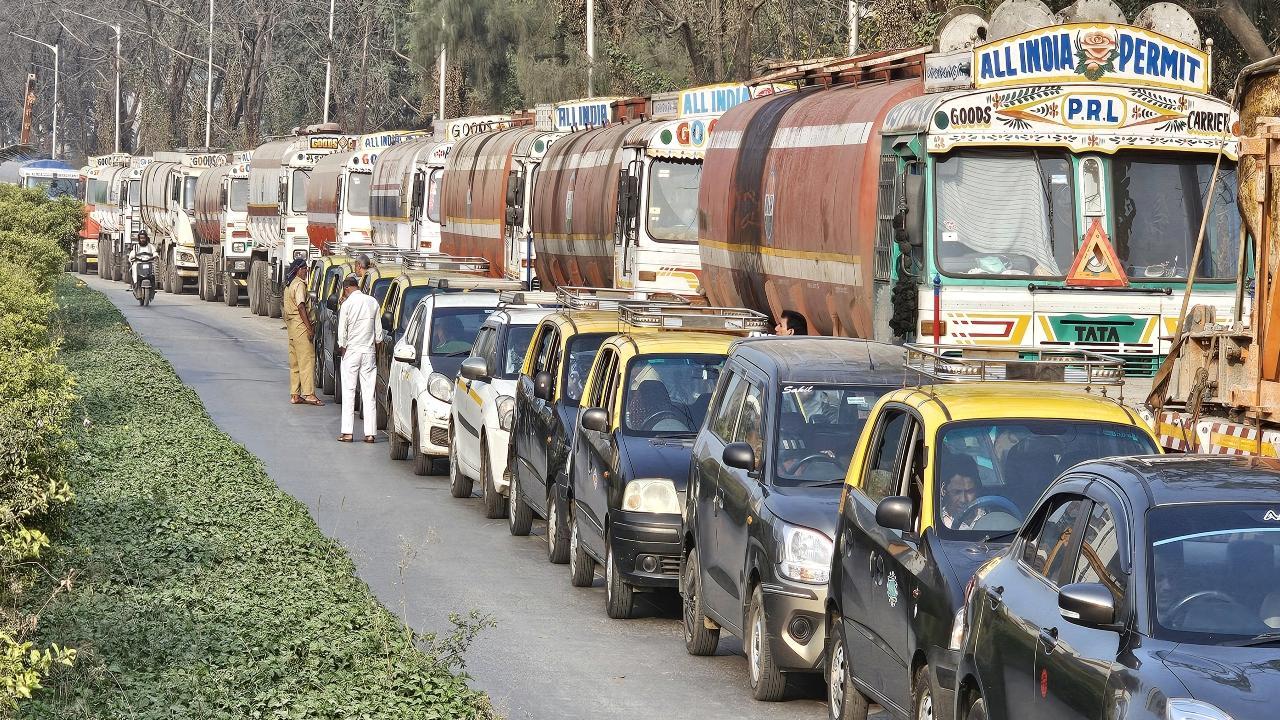 Pune transporters' body warns of strike if law on hit-and-run cases not repealed