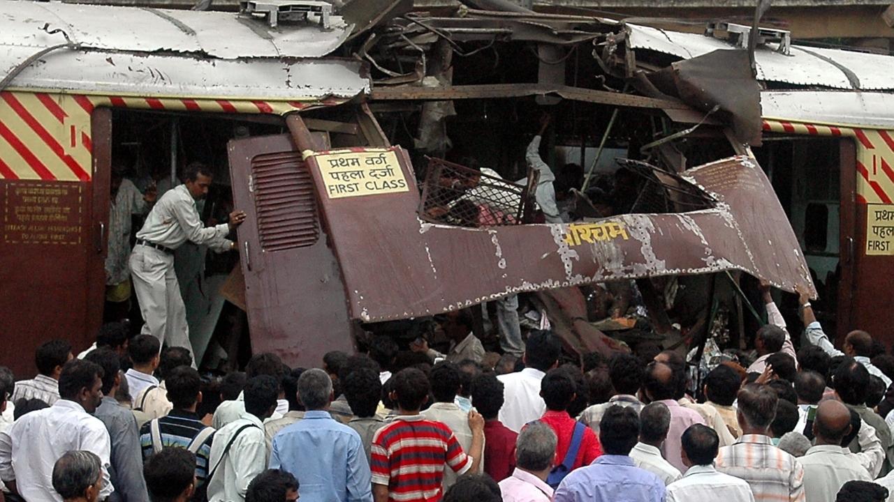 There were apparently over 700 injuries and at least 189 fatalities from the coordinated explosions that occurred during evening rush hour