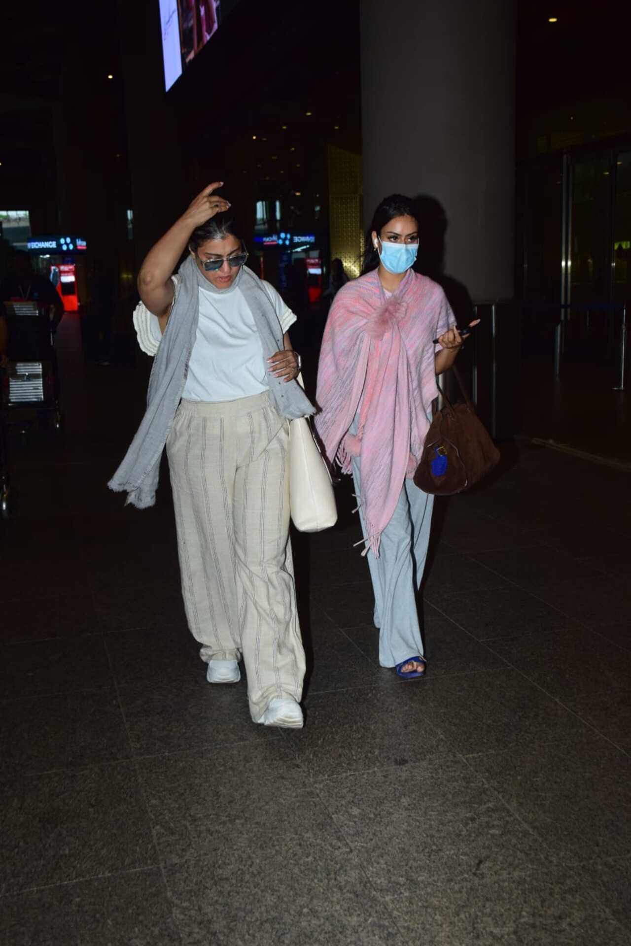 Mother-daughter duo Kajol and Nysa spotted at the airport