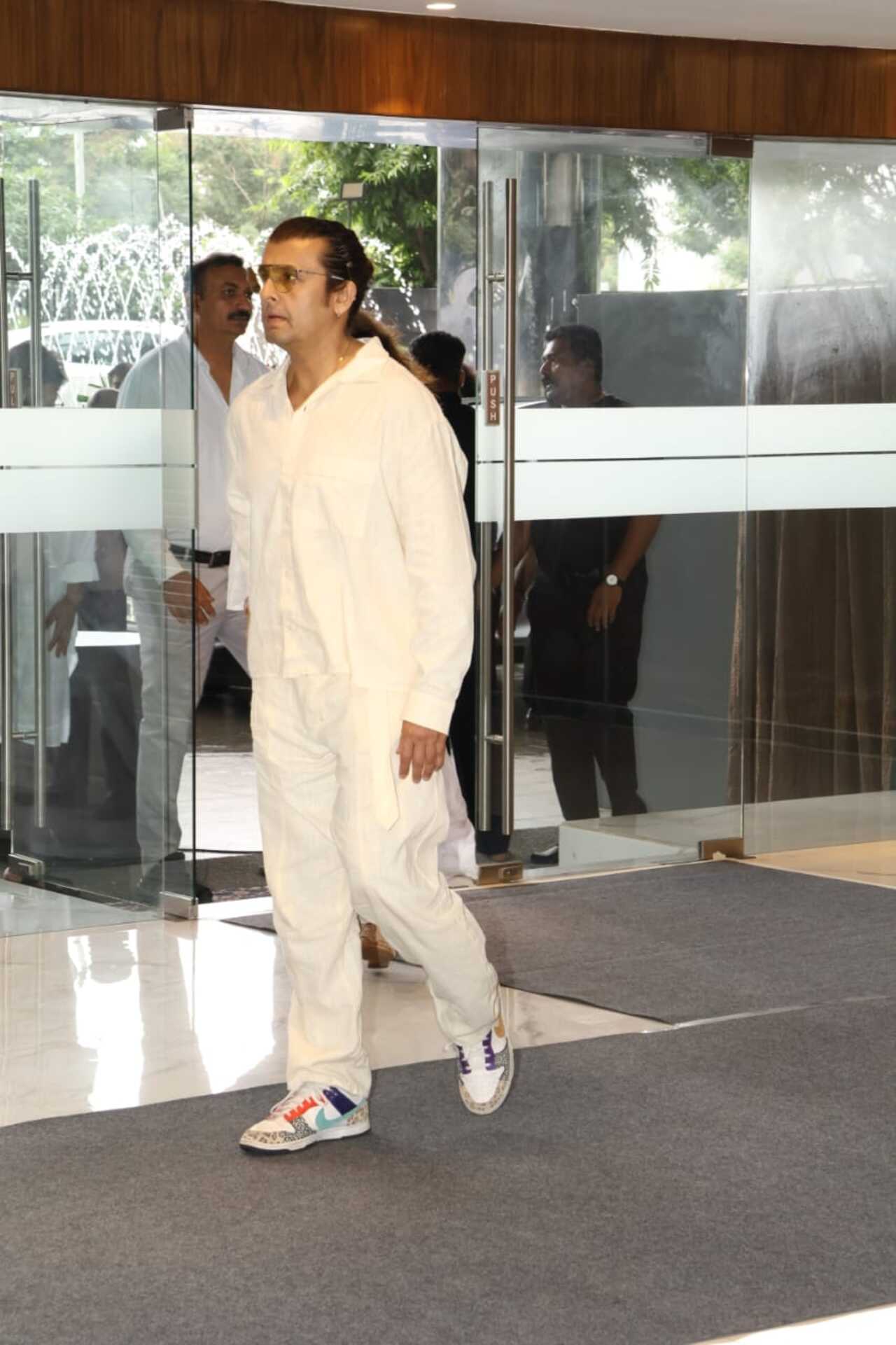 Sonu Nigam at Tishaa Kumar's prayer meet in the city