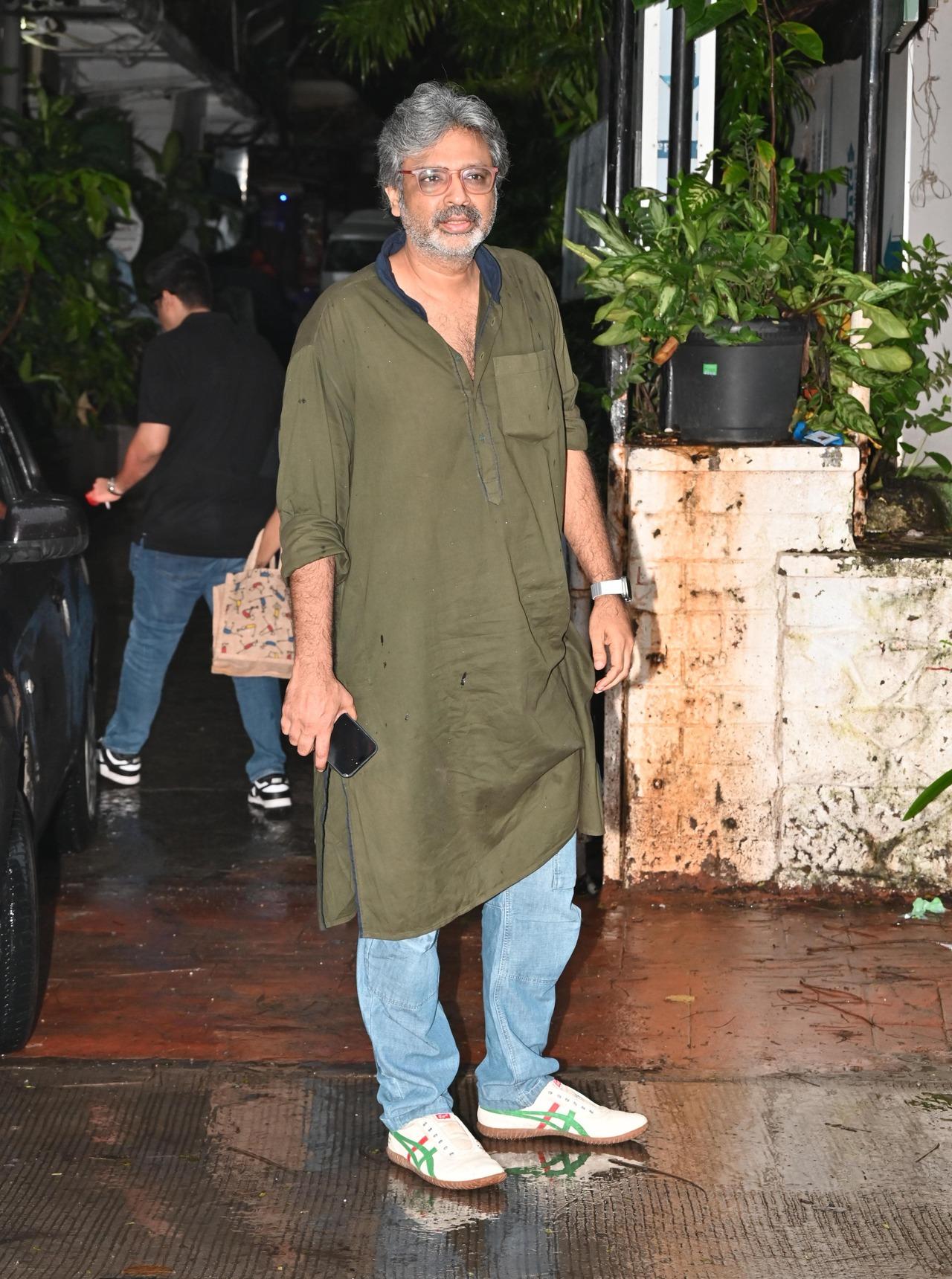 Ace photographer Avinash Gowariker outside Krome Studio in Bandra 