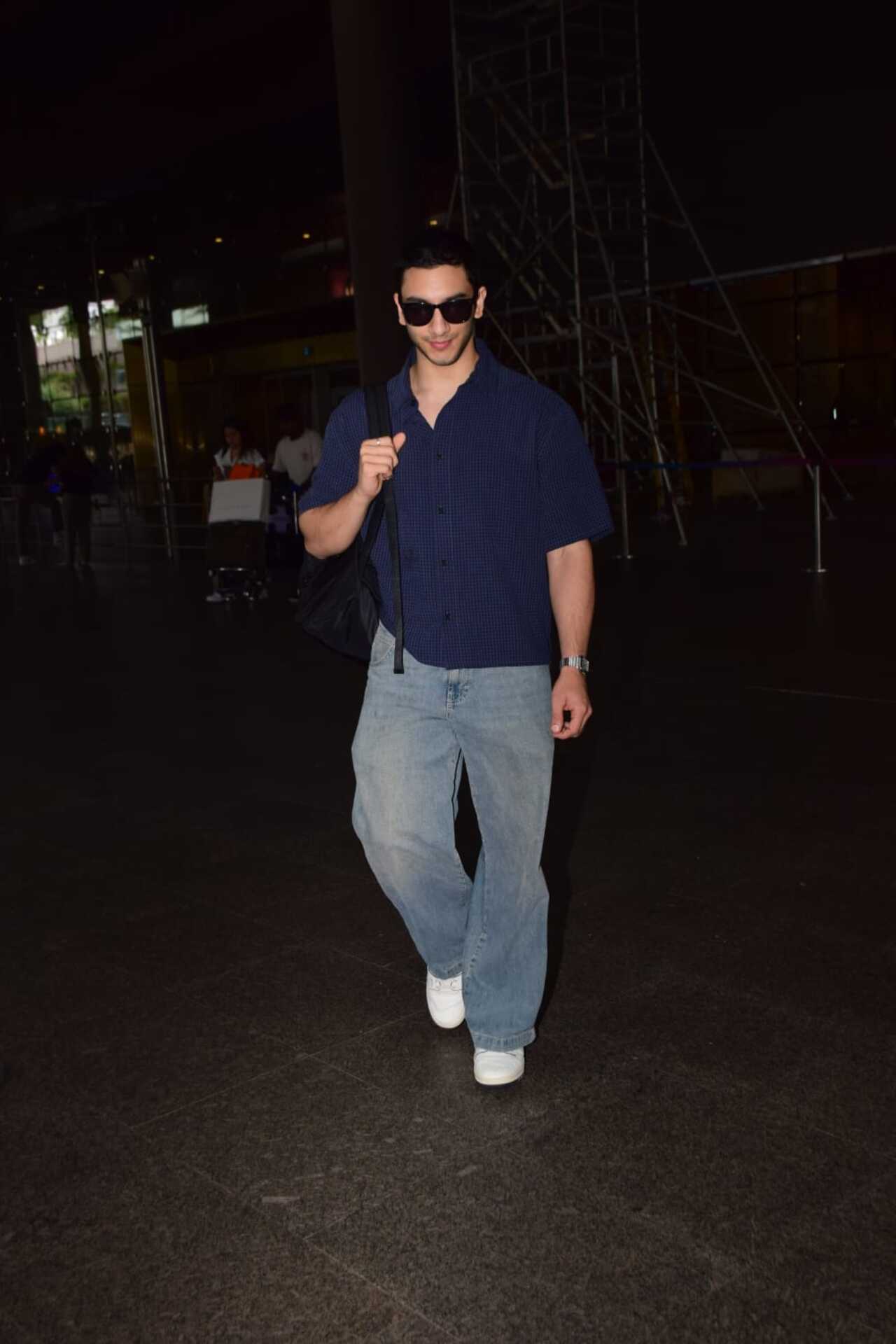 Vedang Raina at the airport