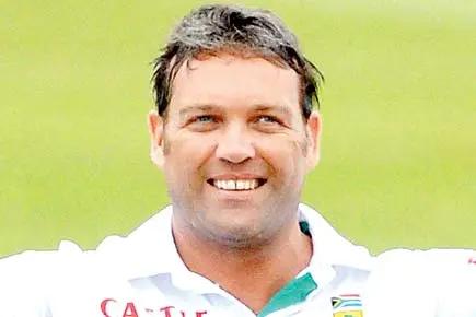 Jacques Kallis
Former South African all-rounder Jacques Kallis is the third on the list. He has scored 13,289 runs in 166 tests played. He also has 45 centuries in the format