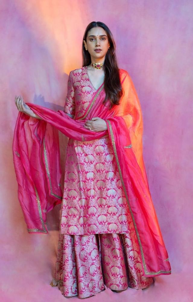Aditi Rao Hydari attended Sonakshi Sinha and Zaheer Iqbal`s wedding, and oh lord, how stunning she looked