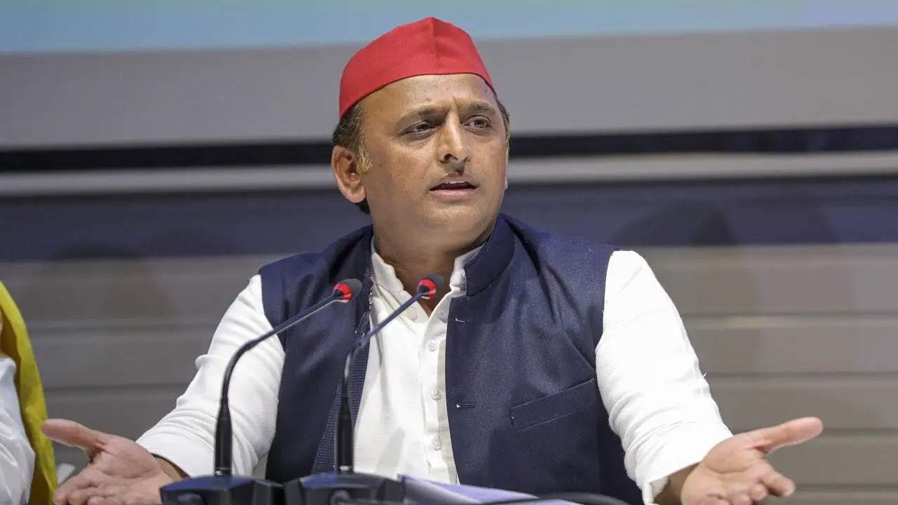 Akhilesh slams UP government for suspending digital attendance system in schools