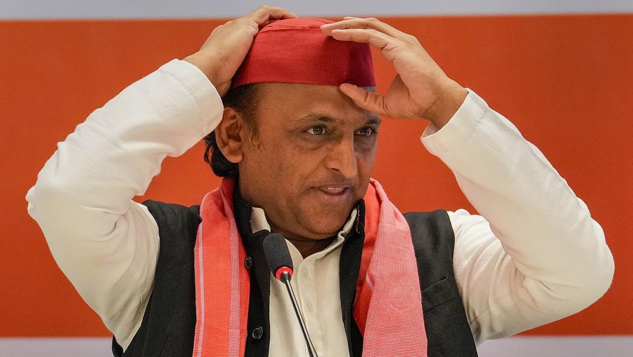 Mumbai-Howrah mail derailment: Government wants to make record in every field, says Akhilesh Yadav