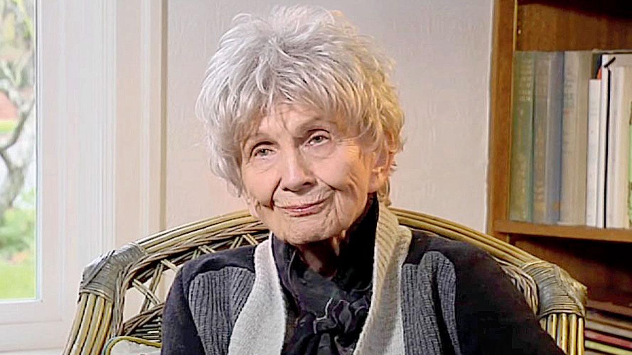 Alice Munro's daughter reveals sexual abuse by stepfather in new essay