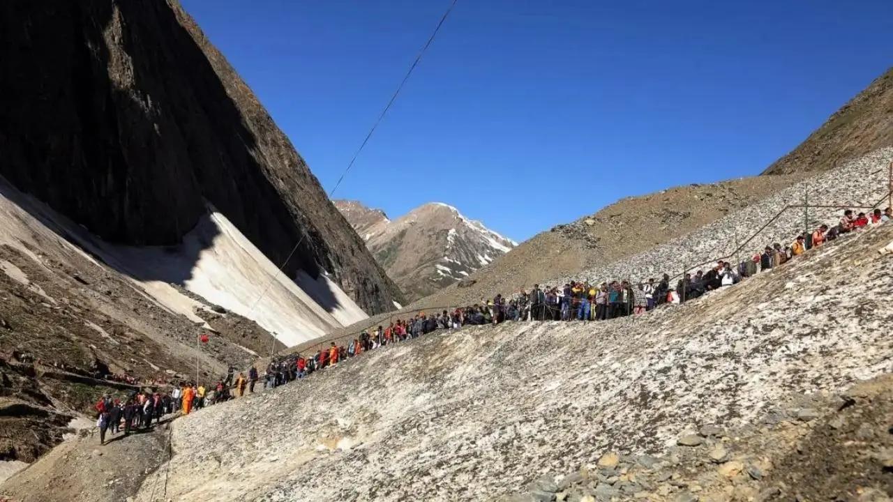 Amarnath yatra: Another batch of 3,471 pilgrims leaves Jammu for shrine