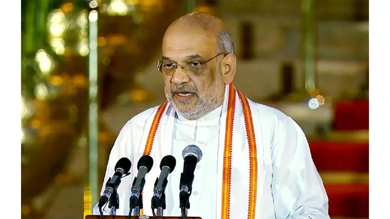Ahmedabad: Amit Shah performs 'Mangla Aarti' at Jagannath Temple ahead of 'Rath Yatra'