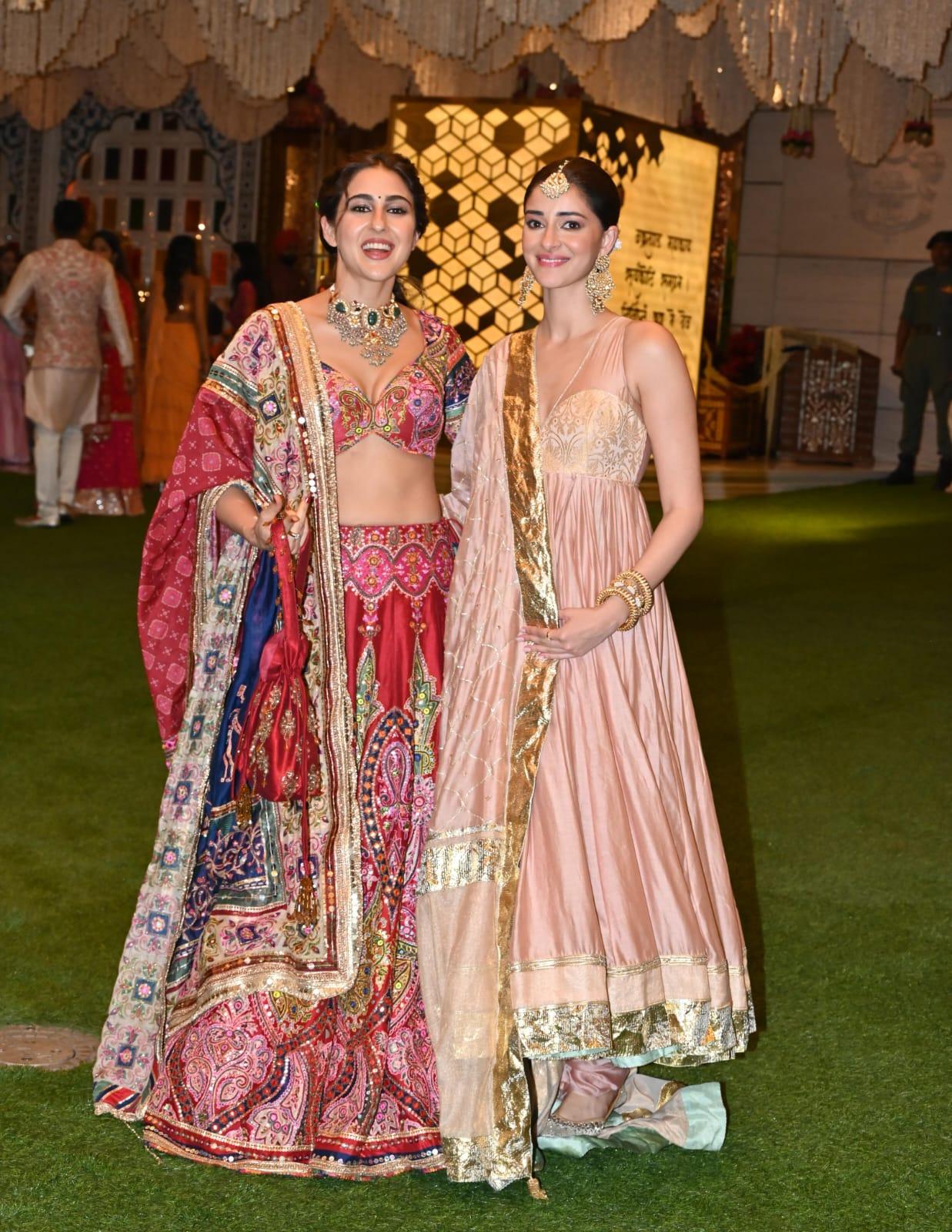 Sara and Ananya behaved like those favorite cousins who can't survive without each other
