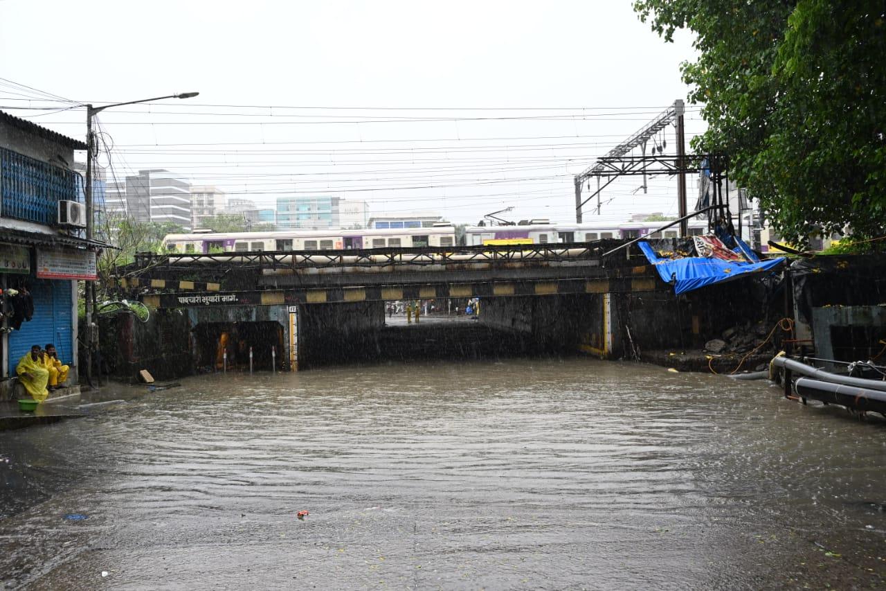 Mumbai and its suburbs received intermittent heavy spells of rain on Sunday