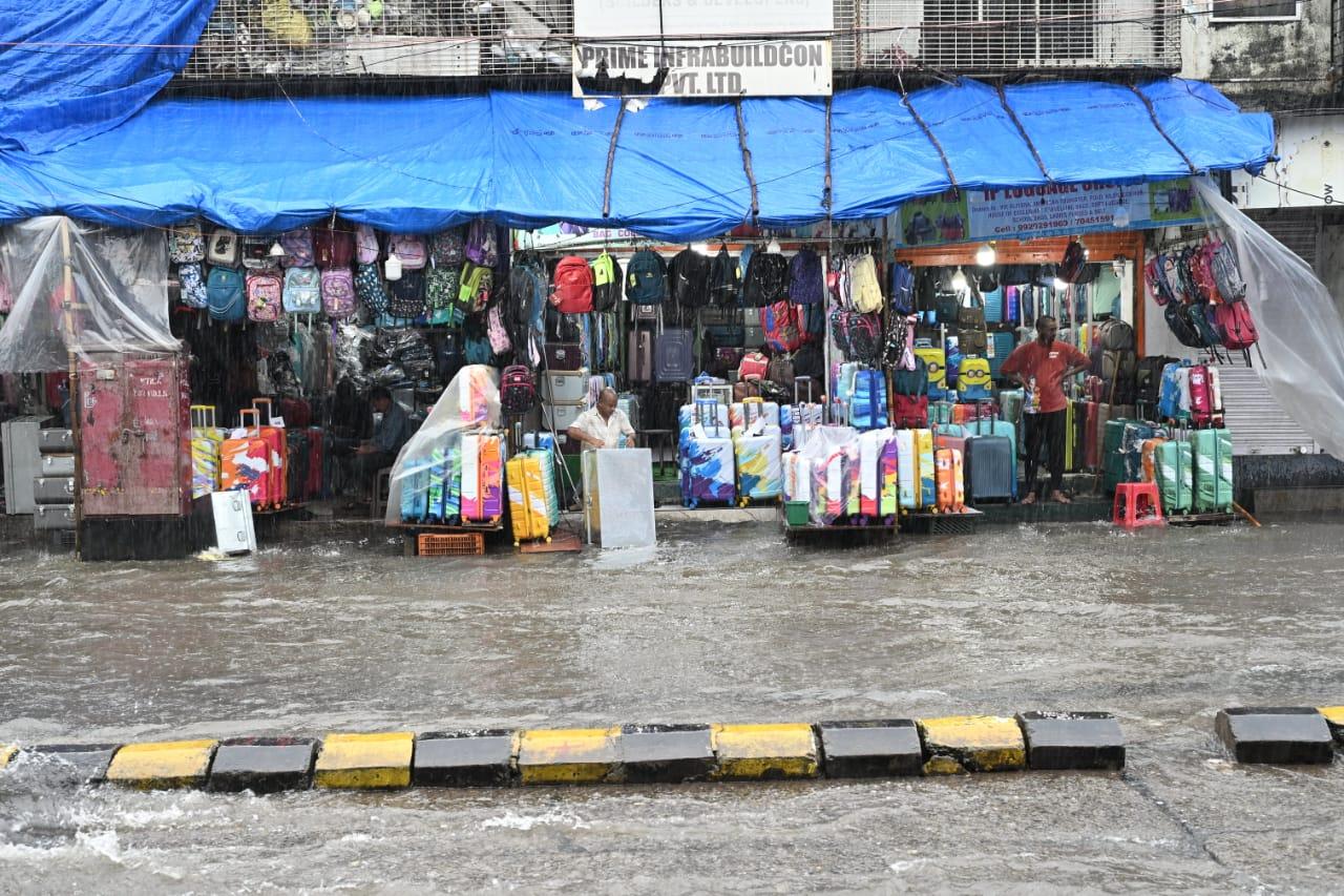 The island city recorded 71 mm of rainfall, eastern Mumbai 72 mm and western Mumbai 59 mm of rainfall in the 24-hour period ending at 8 am