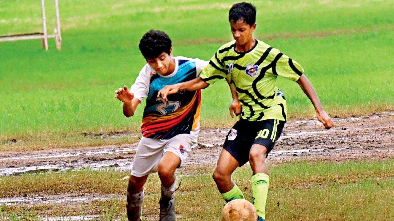 Don Bosco’s Shelden Dias (right) and Hitesh Bhatia of Campion fight for the ball during their MSSA U-16 match in Borivli yesterday