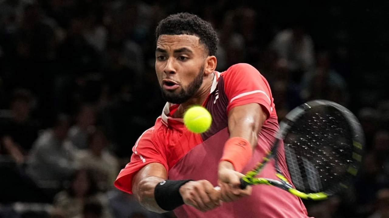 Arthur Fils edges past Alexander Zverev to clinch Hamburg Open title