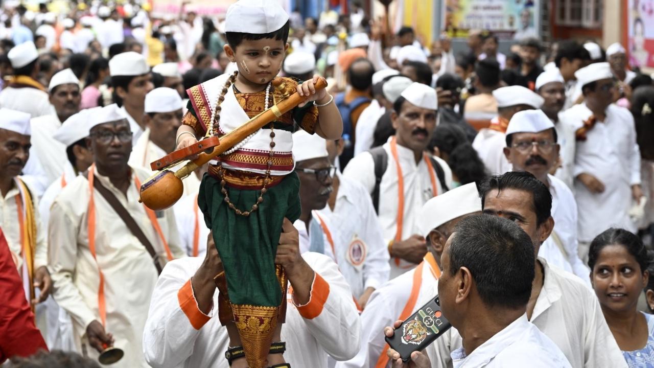 Union Home Minister Amit Shah also took to social media platform 'X' to extend his wishes for the day