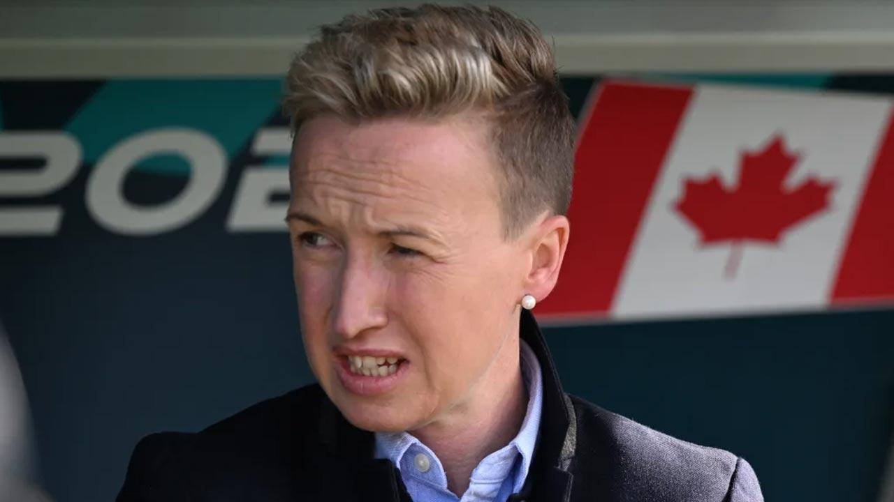 Canada football coach sorry for spying scandal