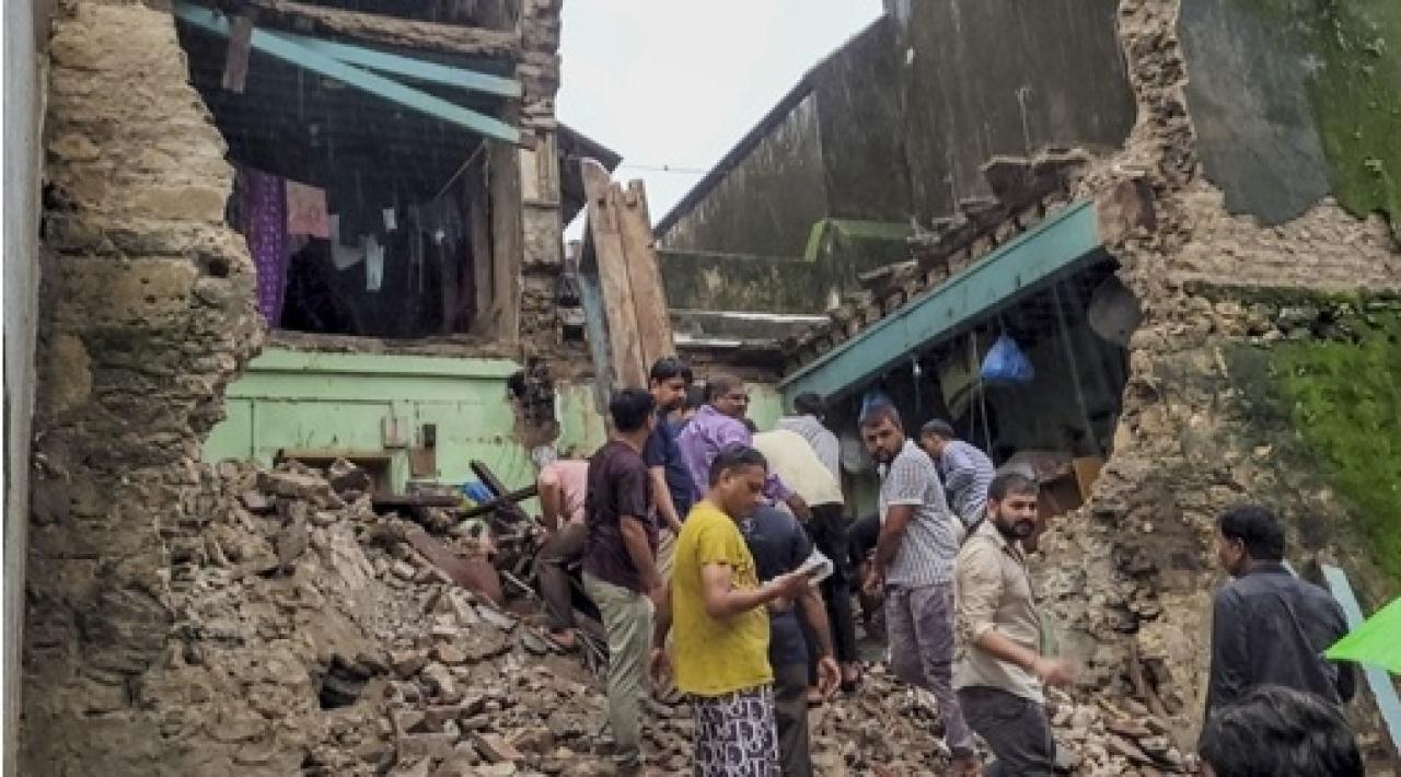 Three members of family killed in Gujarat building collapse
