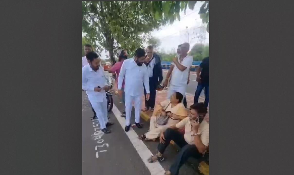 Mumbai: Maharashtra CM Eknath Shinde stops convoy to help accident victim in Vikhroli
