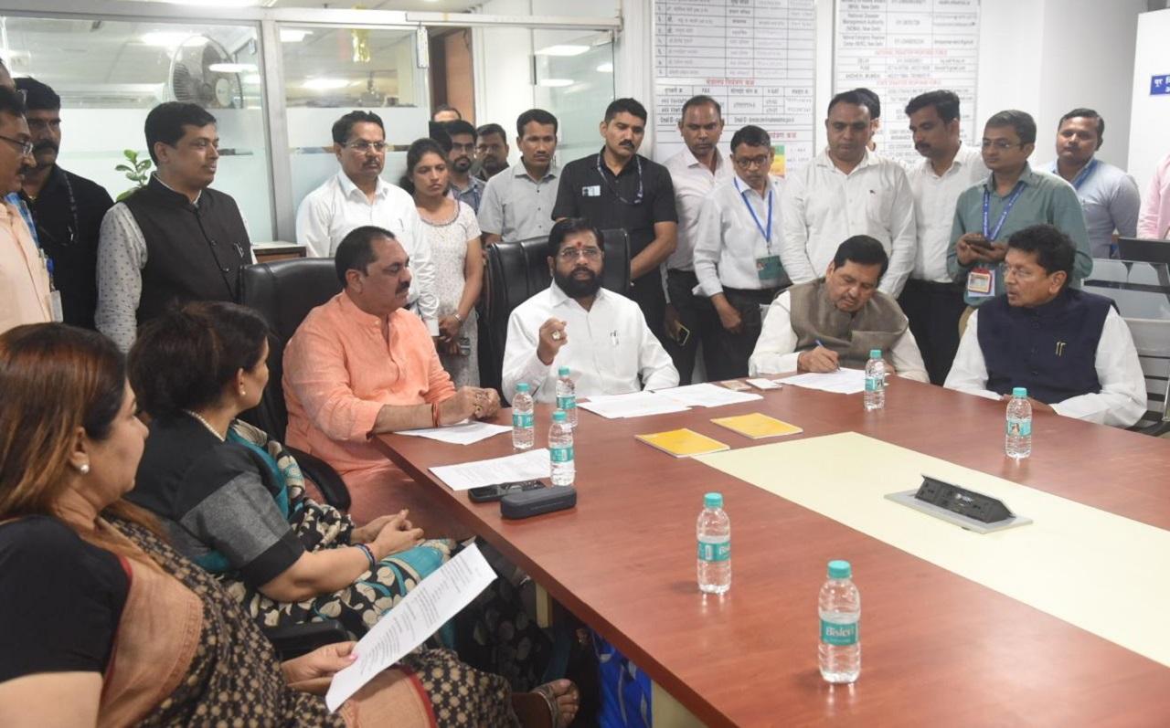 After attending the meeting at Mantralaya, Shinde went to the disaster department control room at the civic headquarters and reviewed the situation