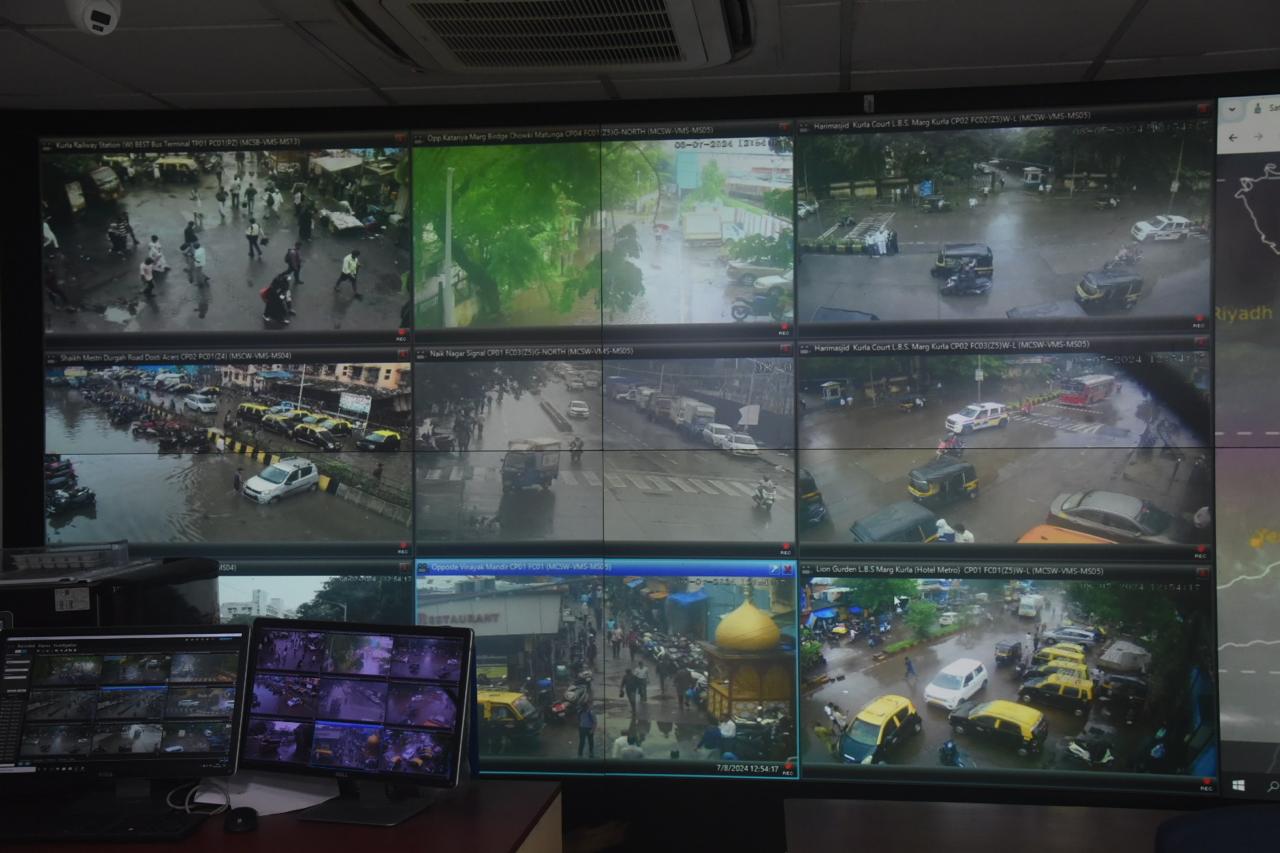 In view of heavy rains and a high tide warning, the civic body appealed to citizens not to believe in rumours and dial its control numbers for emergency help